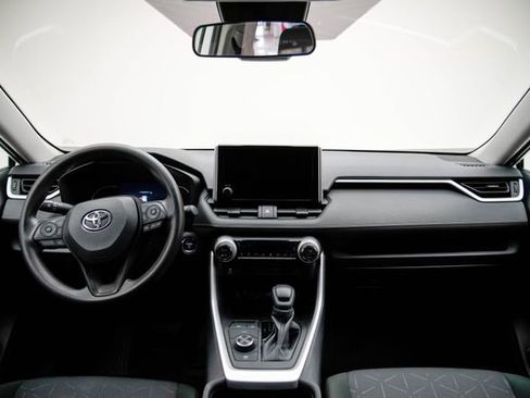 Used 2024 Toyota RAV4 XLE image 18