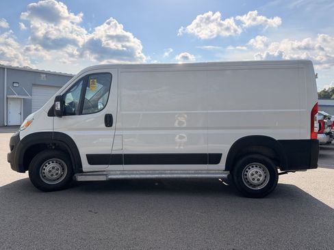 Used 2025 RAM ProMaster 2500 w/ U-Haul Equipment Group FWD image 9