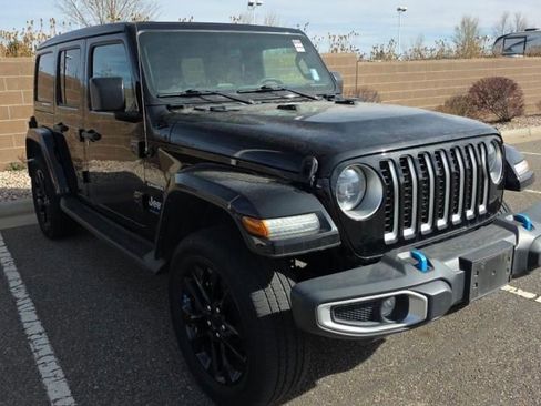 Used 2023 Jeep Wrangler Unlimited Sahara w/ Cold Weather Group image 13