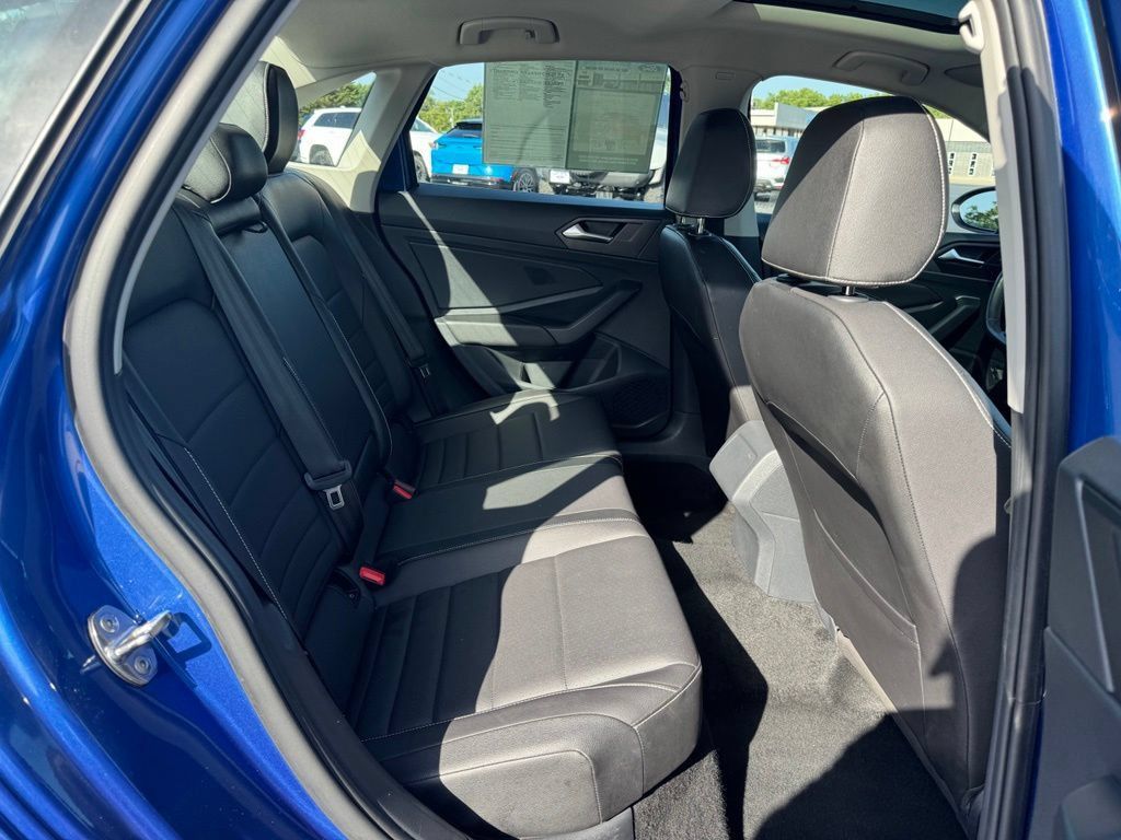 Used 2024 Volkswagen Jetta SE FWD image 20