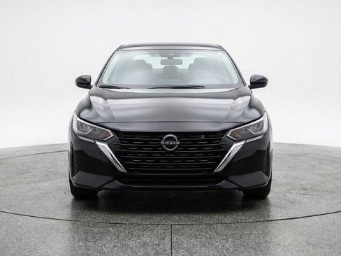 Used 2025 Nissan Sentra S FWD image 2