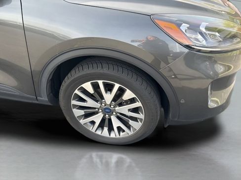 Used 2020 Ford Escape Titanium image 12