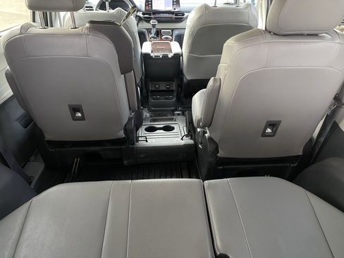 Used 2023 Toyota Sienna XLE image 9