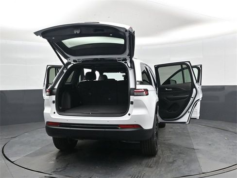 New 2025 Jeep Grand Cherokee Altitude image 46