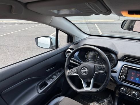 Used 2025 Nissan Versa SV FWD image 29