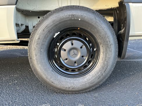 New 2025 Mercedes-Benz Sprinter 2500 image 28