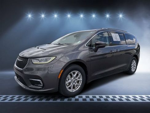 Used 2021 Chrysler Pacifica Touring-L FWD image 7