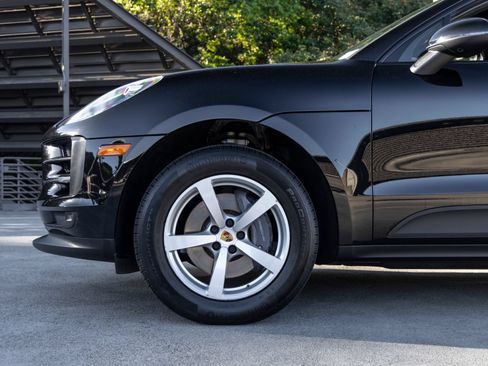 Certified 2021 Porsche Macan AWD/4WD image 13