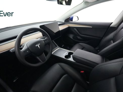 Used 2023 Tesla Model 3 Standard Range image 23