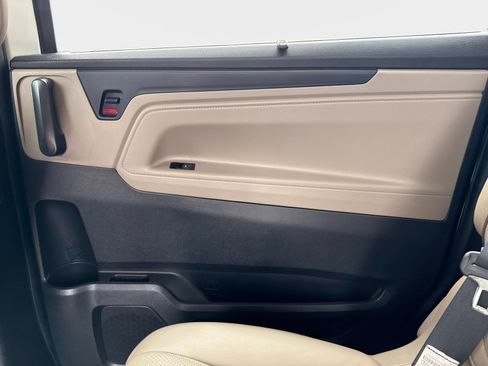 Used 2024 Honda Odyssey Elite image 16
