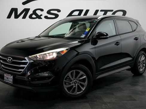 Used 2017 Hyundai Tucson SE Plus FWD image 2