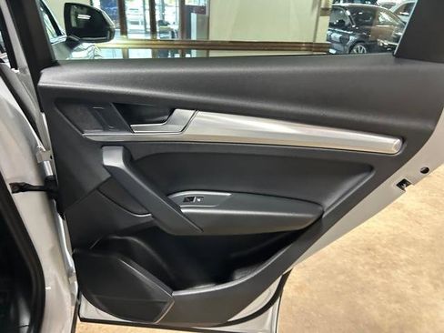 Certified 2025 Audi Q5 2.0T Premium w/ Convenience Plus Package image 22