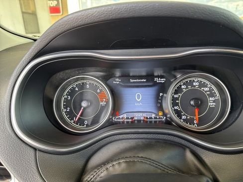 Used 2020 Jeep Cherokee Limited image 21