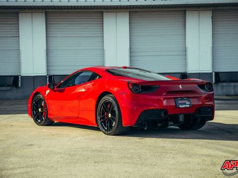 Used 2018 Ferrari 488 GTB image 62