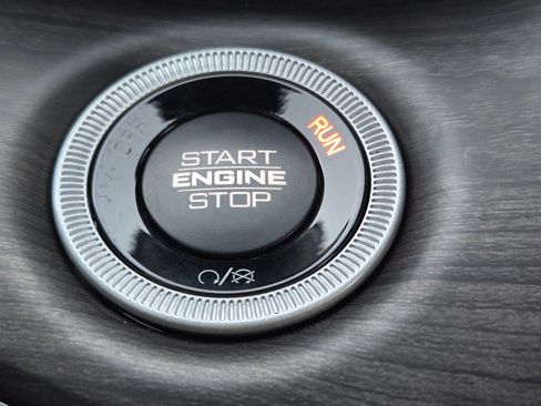 New 2025 Jeep Grand Cherokee Limited w/ Luxury Tech Group II image 28