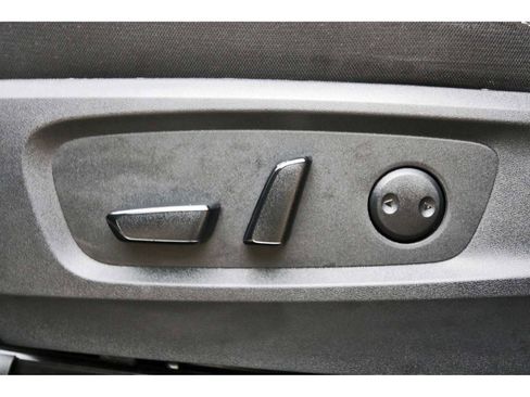 Used 2025 Nissan Pathfinder SV image 26