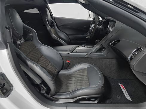 Used 2017 Chevrolet Corvette Z06 RWD image 4