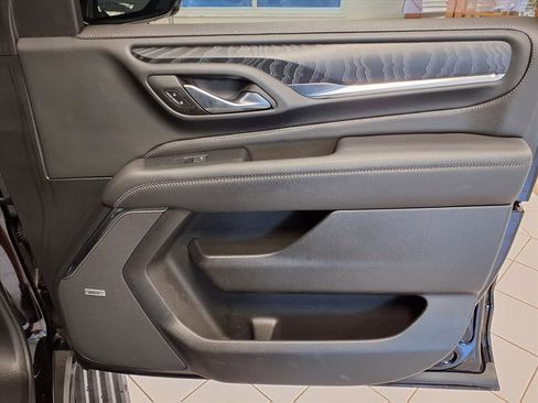 Used 2024 GMC Yukon XL Denali w/ Denali Reserve Package image 12