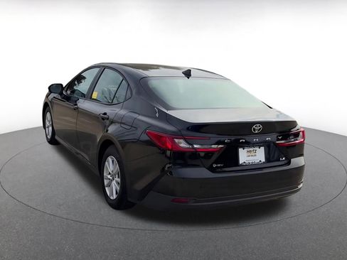 Used 2025 Toyota Camry LE image 11