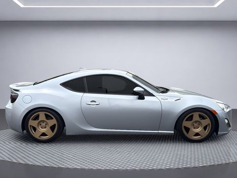 Used 2015 Scion FR-S RWD image 8
