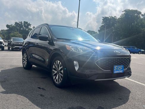 Used 2022 Ford Escape Titanium image 12