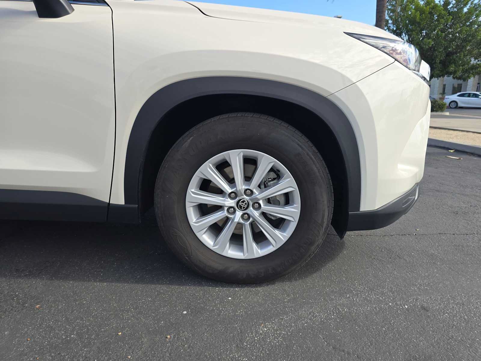 Certified 2024 Toyota Grand Highlander FWD image 9