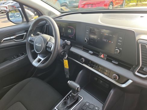Certified 2024 Kia Sportage LX AWD/4WD image 8