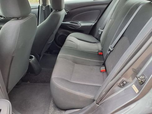 Used 2016 Nissan Versa SV FWD image 9