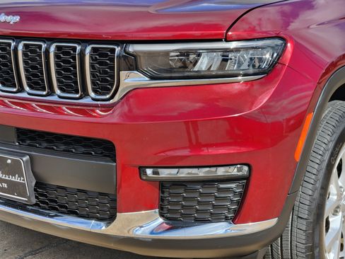 Used 2023 Jeep Grand Cherokee L Limited image 10