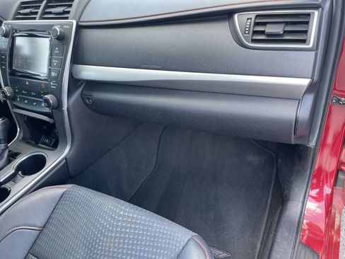 Used 2015 Toyota Camry SE FWD image 30