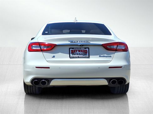 Used 2018 Maserati Quattroporte S GranLusso image 5