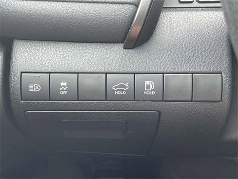 Used 2020 Toyota Camry LE image 23