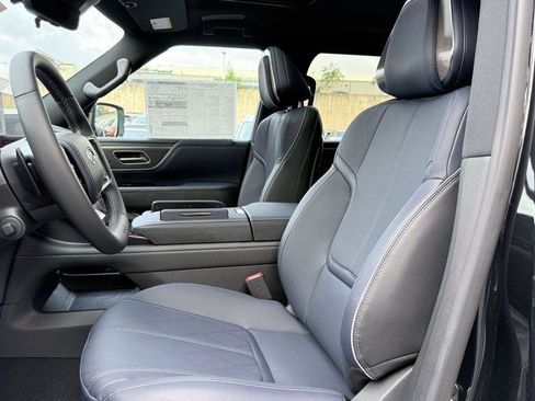 New 2026 INFINITI QX80 SPORT w/ Sport Exterior Package image 16