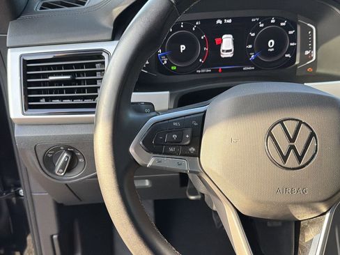 Used 2022 Volkswagen Atlas Cross Sport SE w/ Black Wheel Package FWD image 24