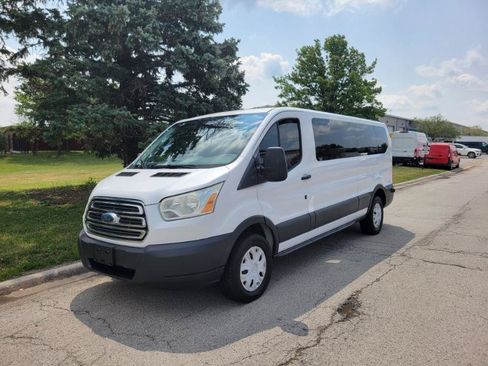 Used 2016 Ford Transit 350 XLT RWD image 3