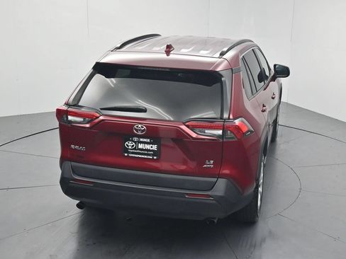 Used 2021 Toyota RAV4 LE AWD/4WD image 50