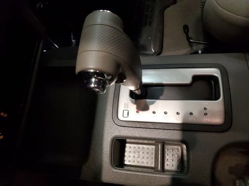 Used 2008 Nissan Frontier SE w/ SE Value Truck Pkg image 26