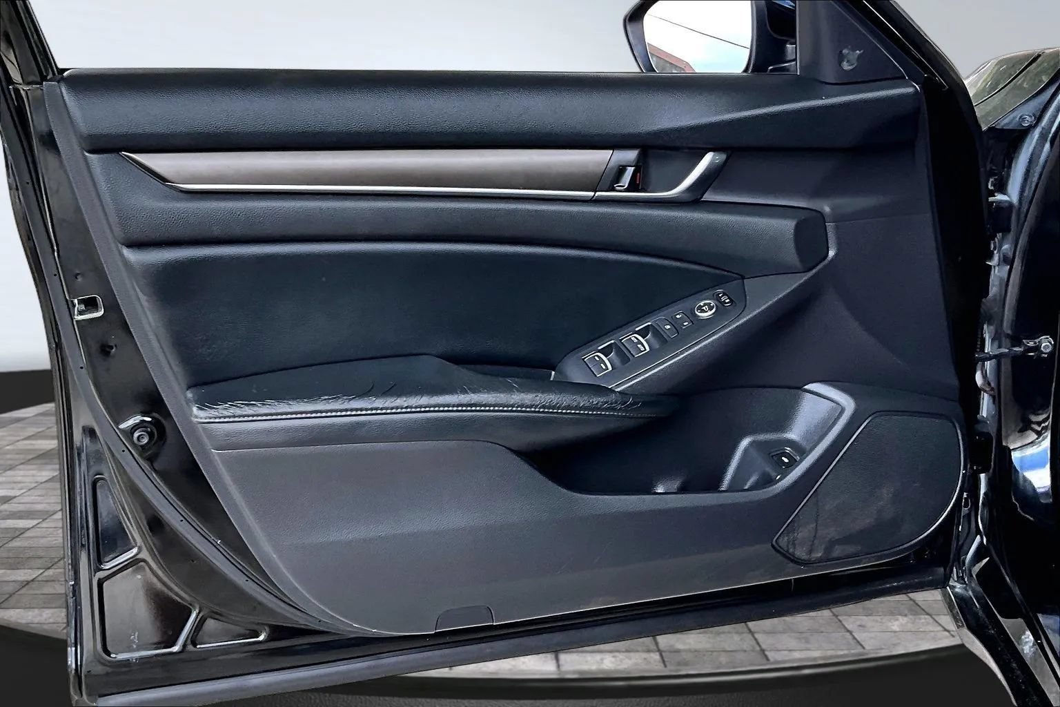 Used 2018 Honda Accord LX image 17