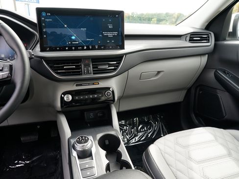 Used 2023 Ford Escape Platinum w/ Premium Technology Package image 24