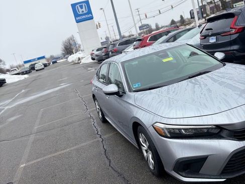 Used 2023 Honda Civic LX image 31