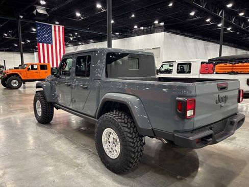 New 2025 Jeep Gladiator Sport image 30
