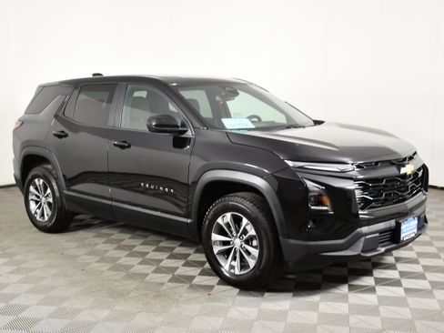 Used 2025 Chevrolet Equinox LT AWD/4WD image 4