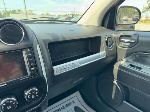 Used 2017 Jeep Compass High Altitude image 13