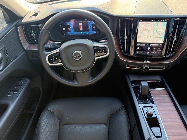 Used 2024 Volvo XC60 B5 Plus w/ Protection Package AWD/4WD image 12