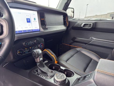 Used 2024 Ford Bronco Badlands w/ Sasquatch Package image 11