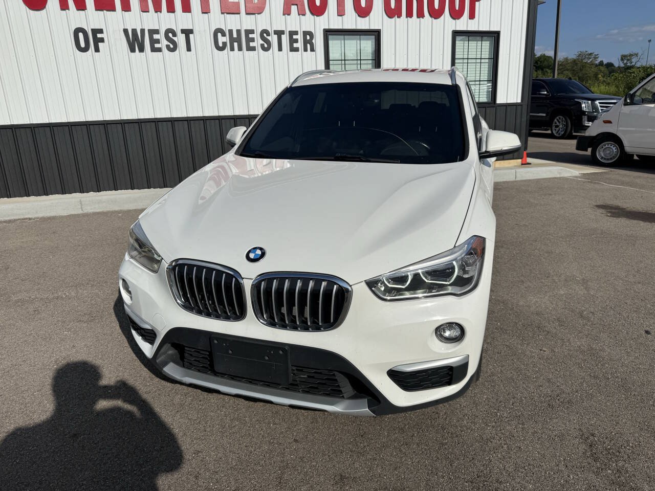 Used 2018 BMW X1 xDrive28i w/ Premium Package Essential AWD/4WD image 2