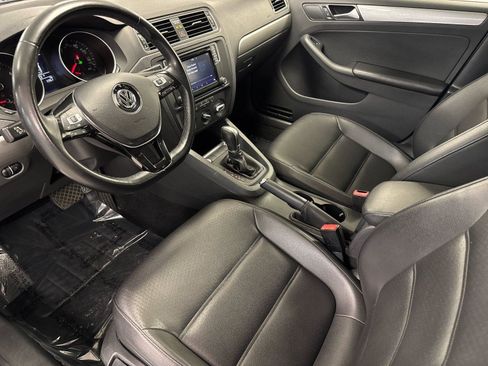 Used 2018 Volkswagen Jetta SE FWD image 9