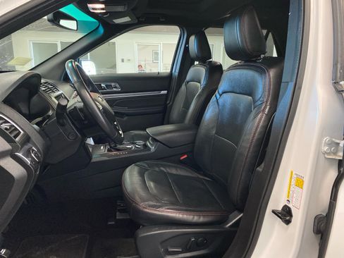 Used 2019 Ford Explorer Sport w/ Equipment Group 401A image 16
