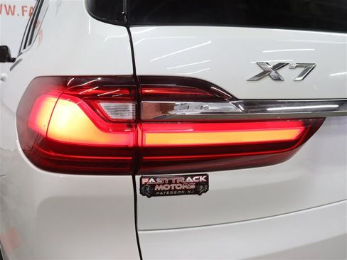 Used 2021 BMW X7 xDrive40i w/ Premium Package 2 AWD/4WD image 10