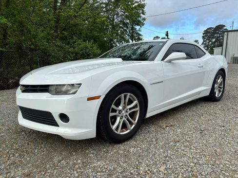 Used 2015 Chevrolet Camaro LT RWD image 3